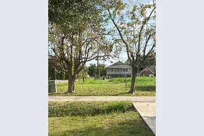 4529 Galesburg St Street, Houston, TX 77051 - Photo 10
