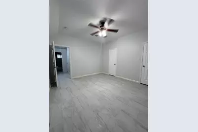4529 Galesburg St Street, Houston, TX 77051 - Photo 6