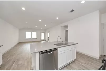 7806 Cattleman Valley Drive, Rosharon, TX 77583 - Photo 12