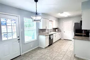 2809 La Mesa St, Bay City, TX 77414 - Photo 4