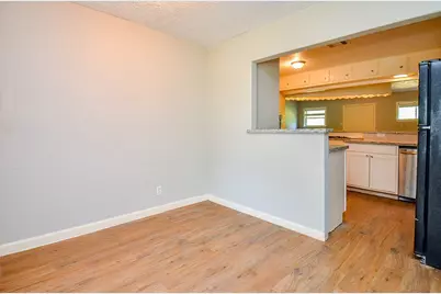 5405 Southlea Street, Houston, TX 77033 - Photo 8