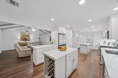 6422 Waltway Drive, Houston, TX 77008 - Photo 10