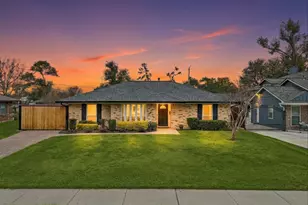 6422 Waltway Dr, Houston, TX 77008 - Photo 1