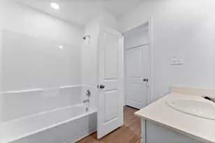 318 Hbr Bnd Ct, Willis, TX 77378 - Photo 8