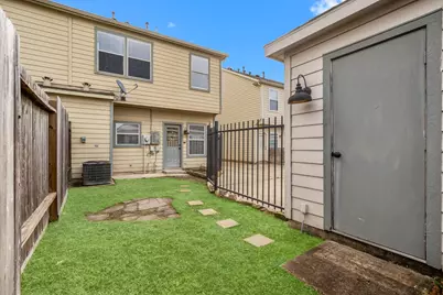 9735 Coyote Creek Drive, Houston, TX 77095 - Photo 30