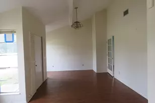 136 Campbell Rd, Winnie, TX 77665 - Photo 4