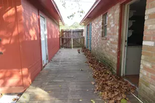 136 Campbell Rd, Winnie, TX 77665 - Photo 16