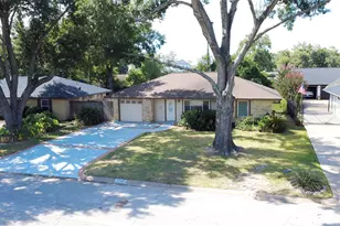 2106 Woodcrest Dr, Houston, TX 77018 - Photo 1