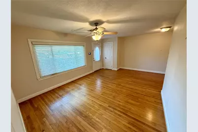 2106 Woodcrest Drive, Houston, TX 77018 - Photo 4