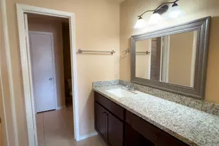 9800 Pagewood Ln, Houston, TX 77042 - Photo 10
