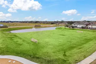 300 Amy St, Angleton, TX 77515 - Photo 36