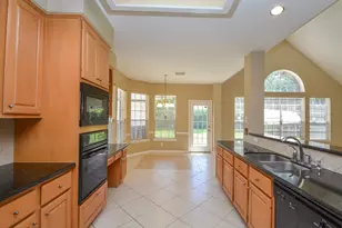 17415 Fountainview Cir, Sugar Land, TX 77479 - Photo 4