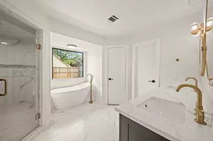 3010 Manila Ln, Houston, TX 77043 - Photo 10