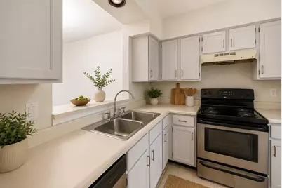 7589 Cambridge Street #B, Houston, TX 77054 - Photo 8