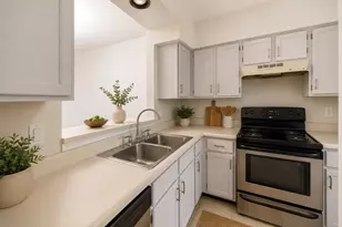 7589 Cambridge St, Houston, TX 77054 - Photo 8