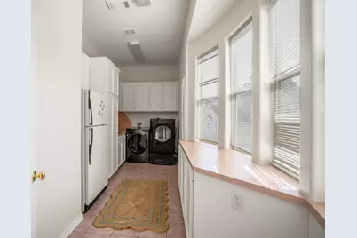 863 Plainwood Drive, Houston, TX 77079 - Photo 32