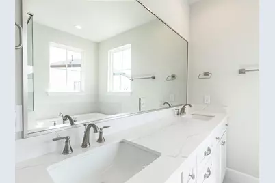 2806 Grand Fountains Drive #I, Houston, TX 77054 - Photo 12