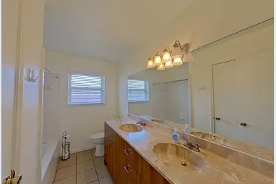 11430 Sagemorgan Drive, Houston, TX 77089 - Photo 16