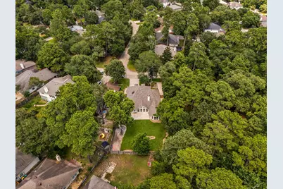 170 W Drifting Shadows Circle, Conroe, TX 77385 - Photo 4