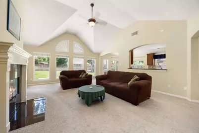 170 W Drifting Shadows Circle, Conroe, TX 77385 - Photo 8