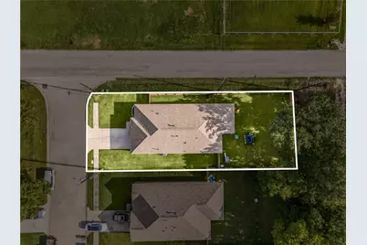 601 Burkett Street, Dayton, TX 77535 - Photo 2