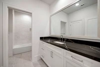111 Wellington Row Road, Houston, TX 77024 - Photo 14