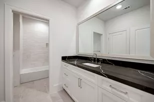 111 Wellington Row Rd, Houston, TX 77024 - Photo 14