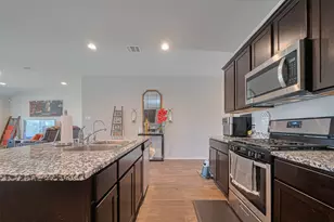 3923 Hawaiian Ct, Baytown, TX 77521 - Photo 14