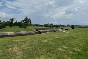 3923 Hawaiian Ct, Baytown, TX 77521 - Photo 38