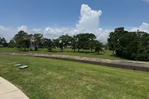 3923 Hawaiian Ct, Baytown, TX 77521 - Photo 40