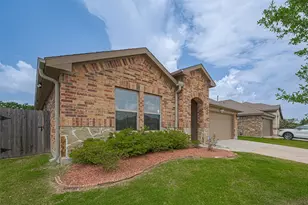 3923 Hawaiian Ct, Baytown, TX 77521 - Photo 2