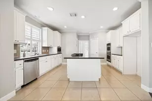 1611 Hill Spring Dr, Sugar Land, TX 77479 - Photo 10