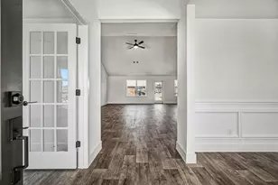720 Greystone Ln, Angleton, TX 77515 - Photo 1