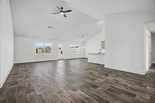 720 Greystone Ln, Angleton, TX 77515 - Photo 4