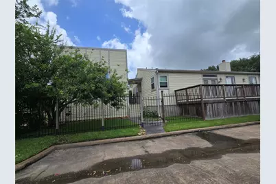 2402 Intrepid Way, League City, TX 77573 - Photo 2