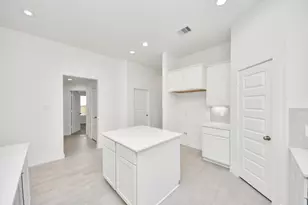 1004 Golden Glow Path, Magnolia, TX 77355 - Photo 14