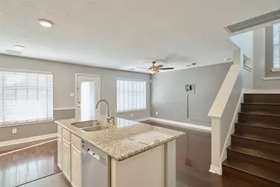 39 N Walden Elms Circle, The Woodlands, TX 77382 - Photo 20