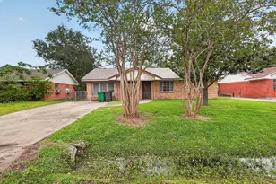 813 Dunham Dr, Houston, TX 77076 - Photo 2
