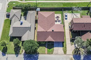 7758 Chantilly Cir, Galveston, TX 77551 - Photo 4