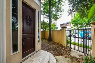 717 Welch St, Houston, TX 77006 - Photo 4