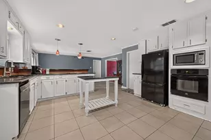 10418 Hazelhurst Dr, Houston, TX 77043 - Photo 14