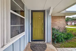 10418 Hazelhurst Dr, Houston, TX 77043 - Photo 4