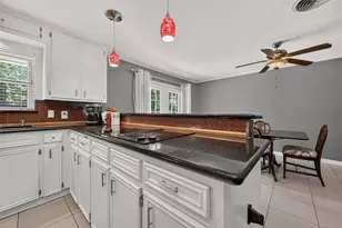 10418 Hazelhurst Dr, Houston, TX 77043 - Photo 16