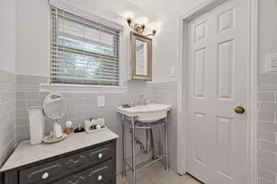 10418 Hazelhurst Dr, Houston, TX 77043 - Photo 32