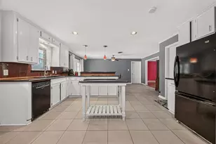 10418 Hazelhurst Dr, Houston, TX 77043 - Photo 18