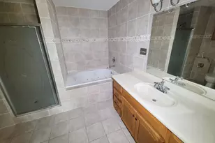 10811 Richmond Ave, Houston, TX 77042 - Photo 22