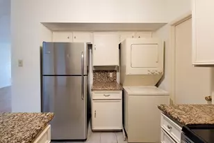 10811 Richmond Ave, Houston, TX 77042 - Photo 18