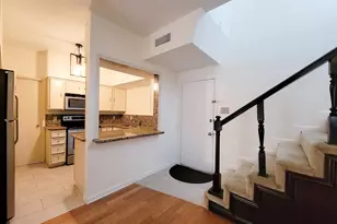 10811 Richmond Ave, Houston, TX 77042 - Photo 2