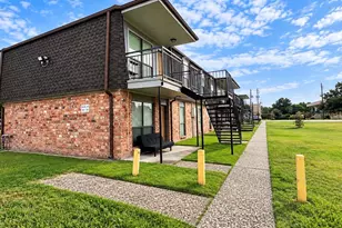 10802 Kingspoint Rd, Houston, TX 77075 - Photo 2