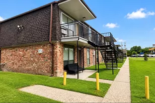 10802 Kingspoint Rd, Houston, TX 77075 - Photo 2